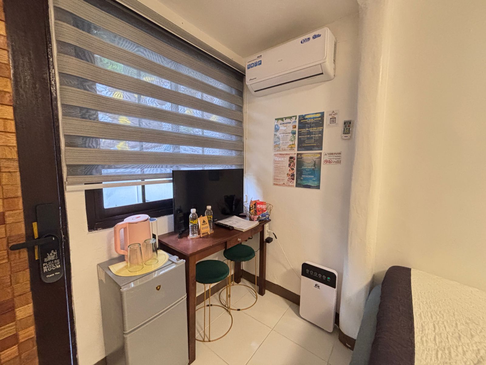 tv air contditioner fridge all pictured